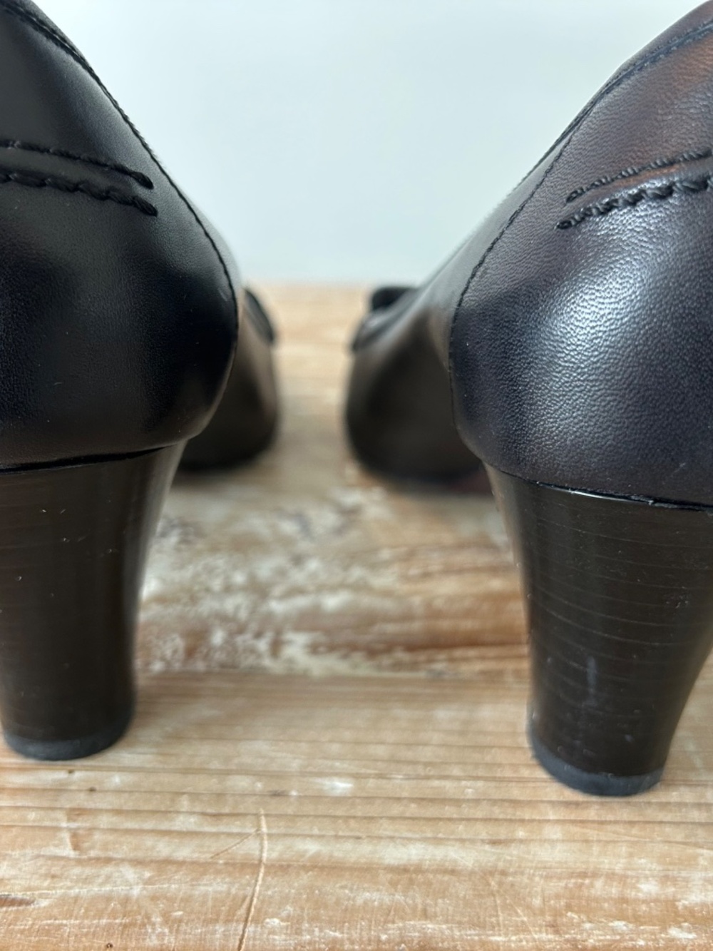 Salvatore Ferragamo Black Leather Engraved Logo Penny Loafer Heel Pump Sz 9.5 D - Picture 3 of 11